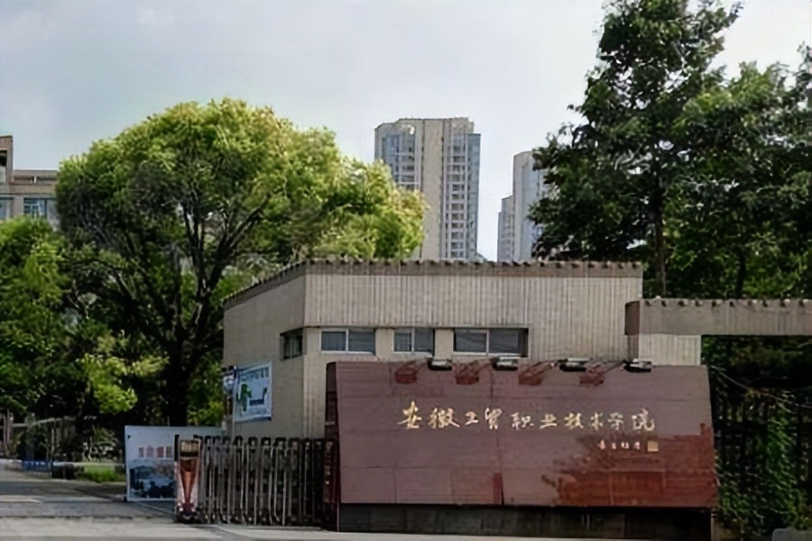 璺岃惤鐨勭櫨浜垮瘜璞畬鏁寸増,璺岃惤绁炲潧鐨勪腑鍥藉コ棣栧瘜