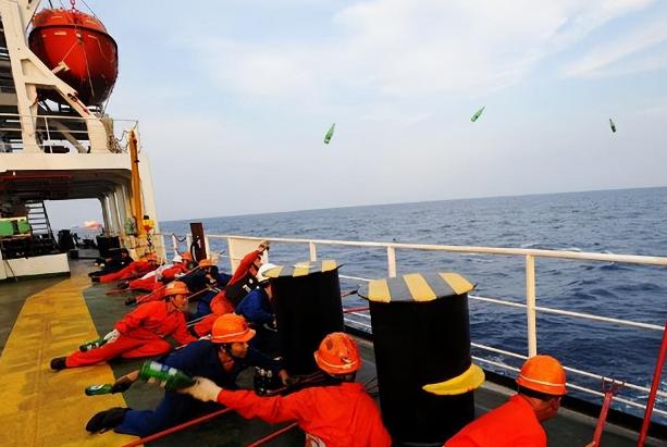 耶伦访华助力拜登大选,美国拜登与耶伦