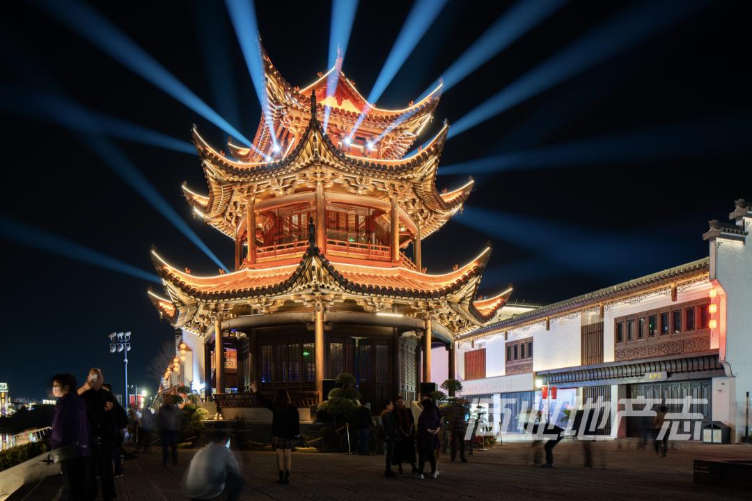 黄山风景屯溪老街,夜游黄山屯溪老街一角