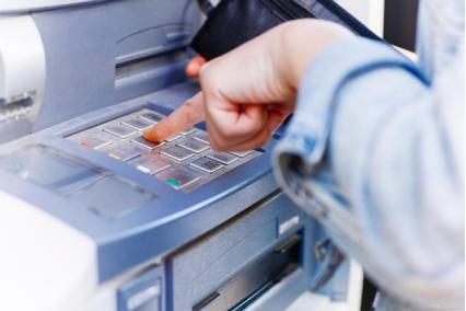 老人突然去世银行存款怎么查,老人将要去世银行存款怎么办