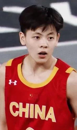 中国女篮战胜日本，获得亚洲杯冠军，感谢15位女篮功臣！