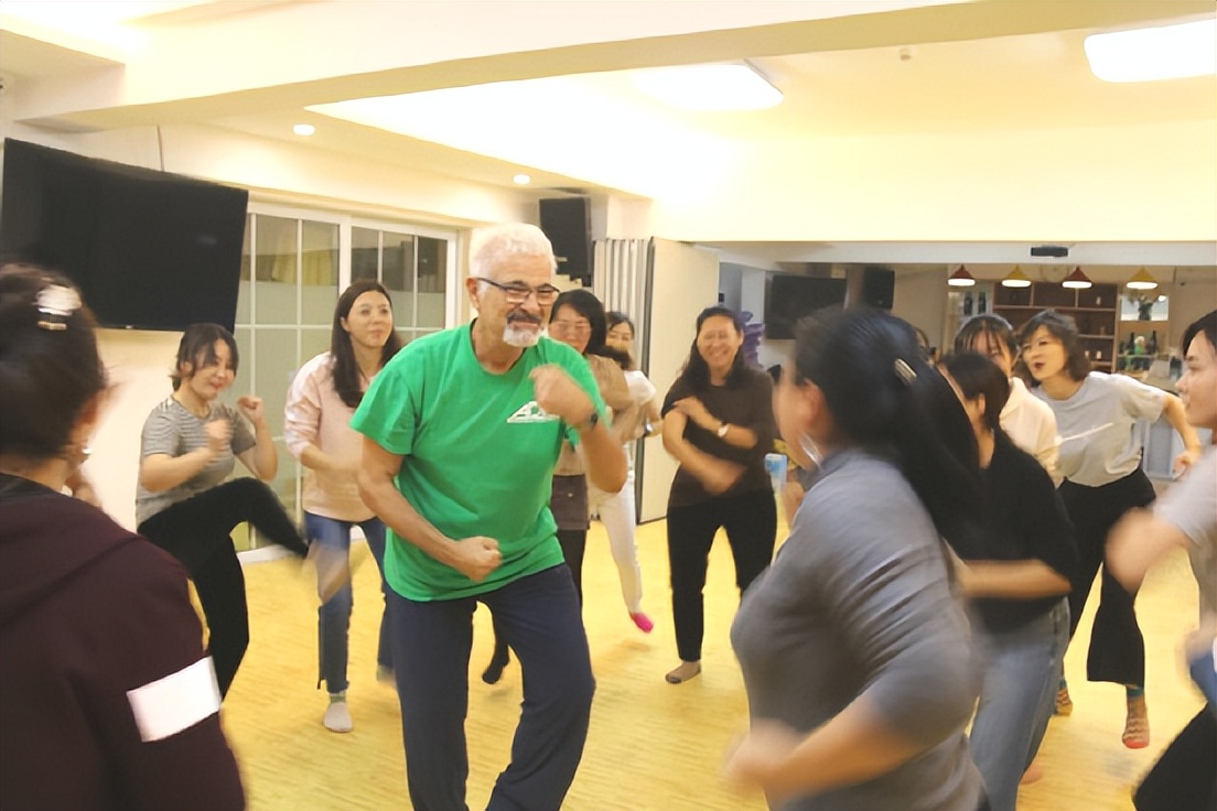 「大理长沙」国家舞动大师Zvika派索Pesso戏剧舞动治疗工作坊