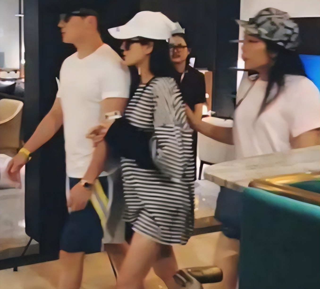 张馨予一手烂牌打出王炸的水平,张馨予一手烂牌打王炸