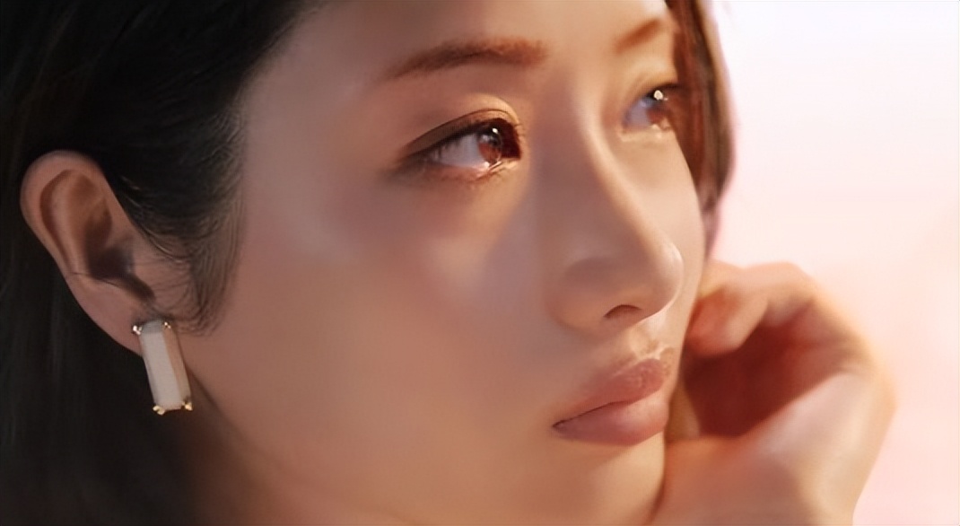 带妆上班的女生有多强,每天坚持带妆上班