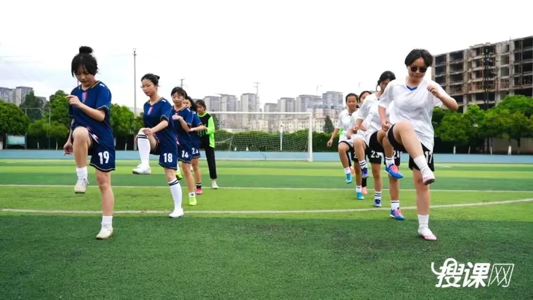 昆一中西山学校2023冬秋运动会,昆明西山学校2024届运动会