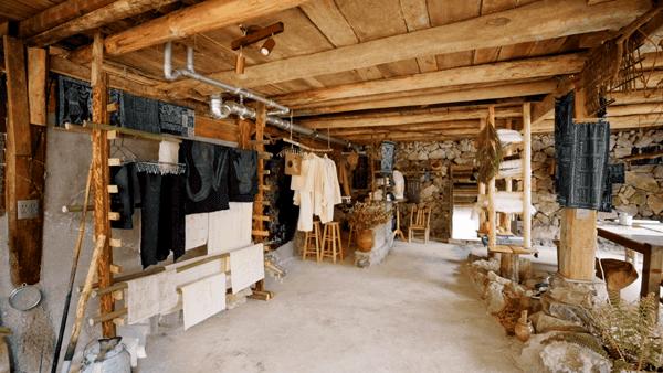 他在贵州租下200亩山谷，95后纷纷投奔：过不花钱的日子，很快乐