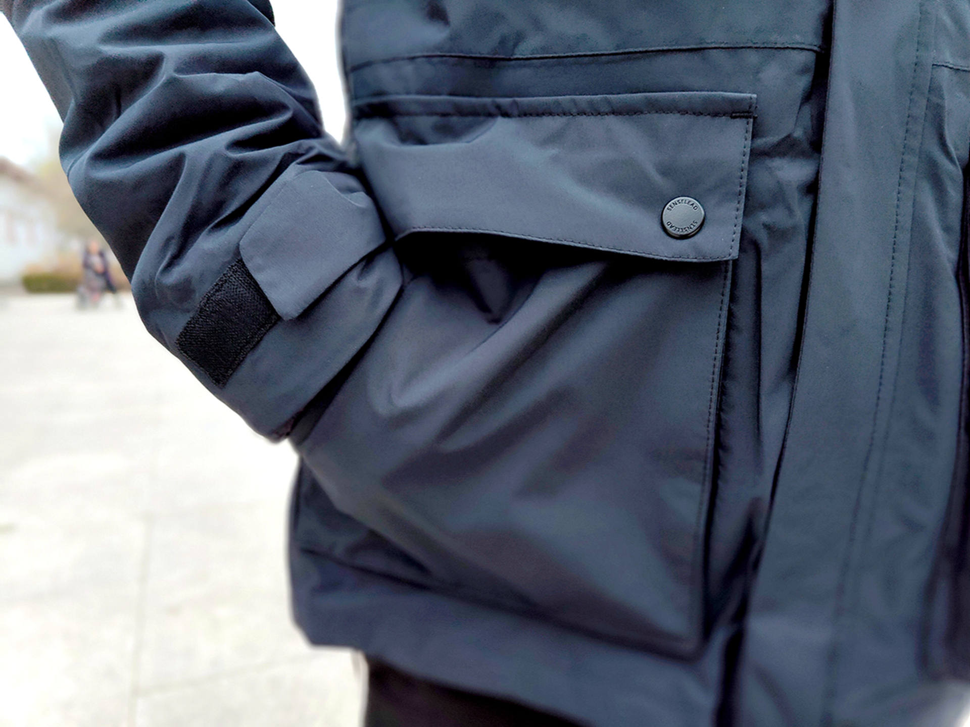 露营冲锋衣,冲锋衣推荐户外野营风