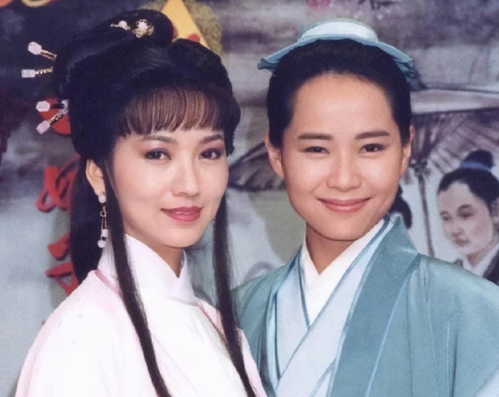 叶童和赵雅芝对比图片,赵雅芝和叶童的绝美瞬间