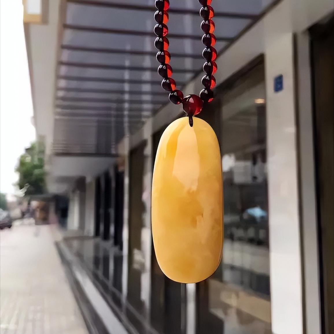 蜜蜡的保养与鉴赏方法,顶级蜜蜡的鉴赏