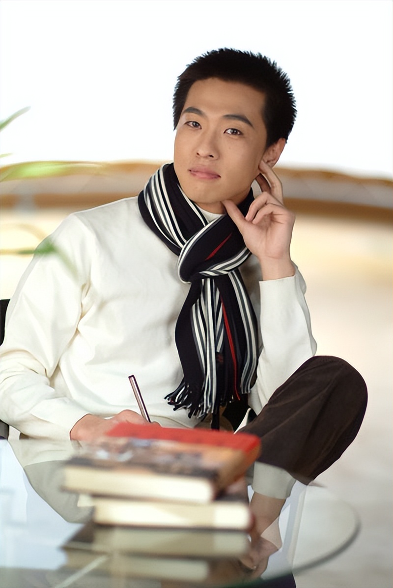 央视播音员顾国宁近况,央视男主播顾国宁图片