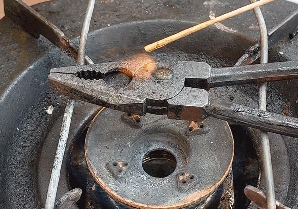 老虎钳子绝缘皮坏了怎么办,老虎钳子坏了怎么处理