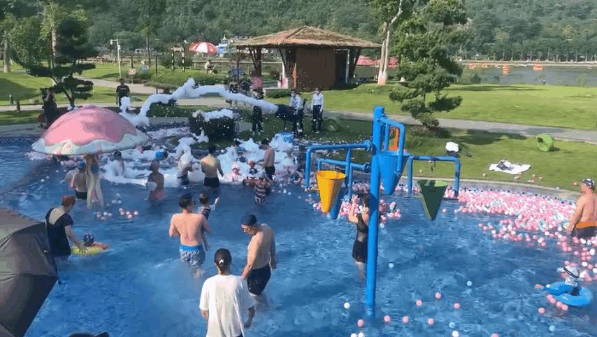 宝晶宫天鹅湖温泉酒店玩水,宝晶宫天鹅湖温泉酒店泳池恒温吗