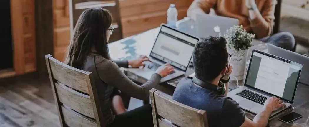 香港留学和英国留学性价比,英国留学vs澳洲留学我该选哪个