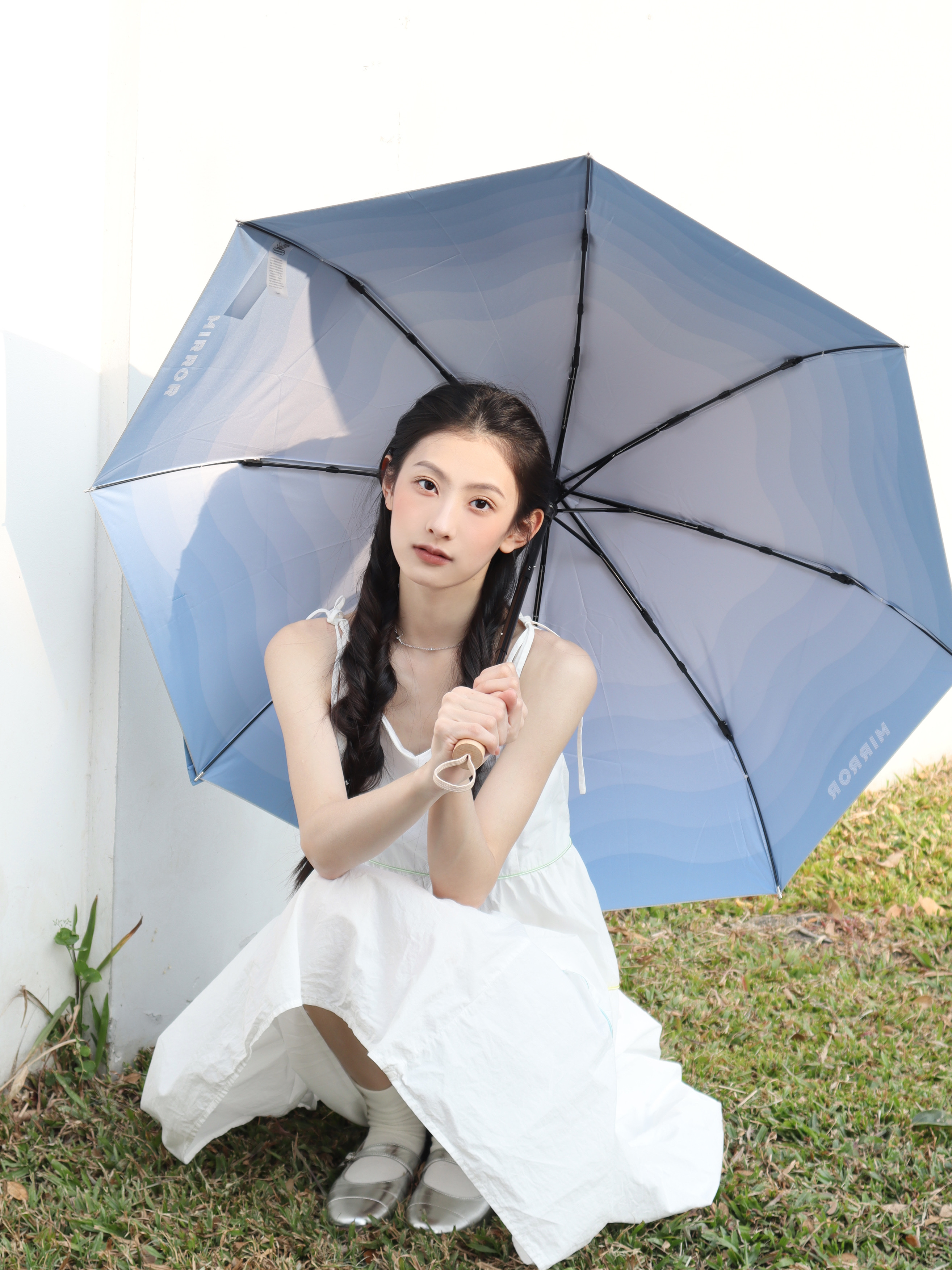 彩胶伞和黑胶伞防晒效果比较,钛银防晒伞和黑胶防晒伞哪个更好