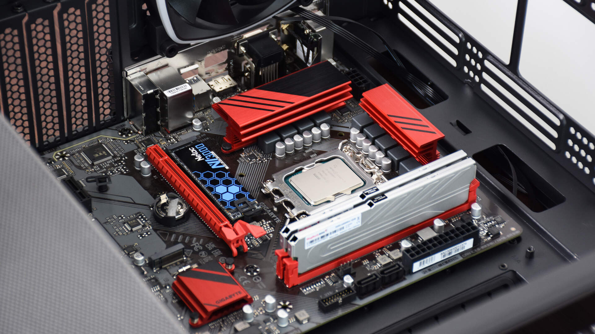 montechskytwo机箱在哪买,montechskytwo机箱需要几个风扇