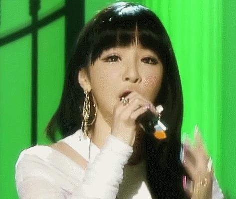 她曾比Lisa还火爆，却因服用“禁药”被*制抵**，如今宛如“充气人”