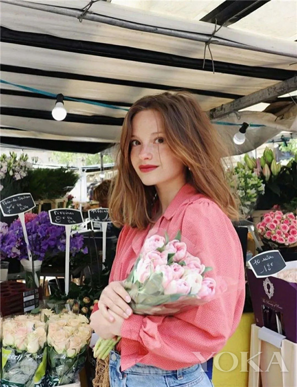 粉色系搭配什么裤子,粉色系搭配冬