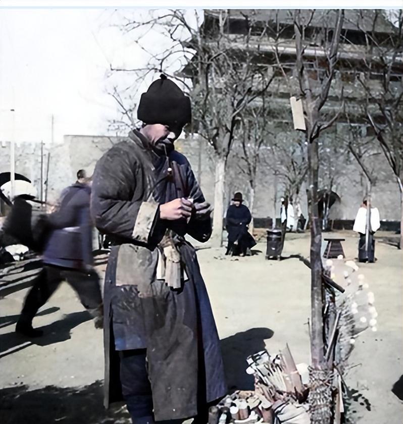 30张真实又罕见的老照片，阴毛假发工作者，我怀疑他用错地方了