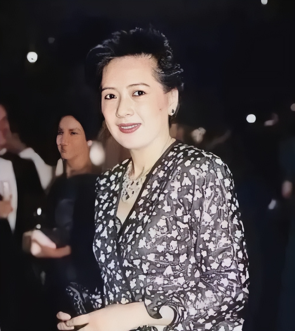 宝咏琴离婚时多少岁,宠夫大结局