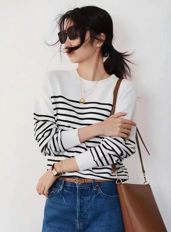 早春必备针织衫温柔好看,秋冬彩色条纹针织衫怎么搭配