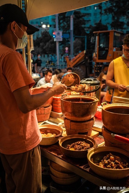 23岁小伙月入5000房贷400,一小伙回应月入六千背百万房贷