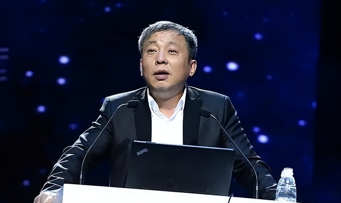 半年亏3亿,自嘲“街头乞丐”!昔日上海首富,摊牌了