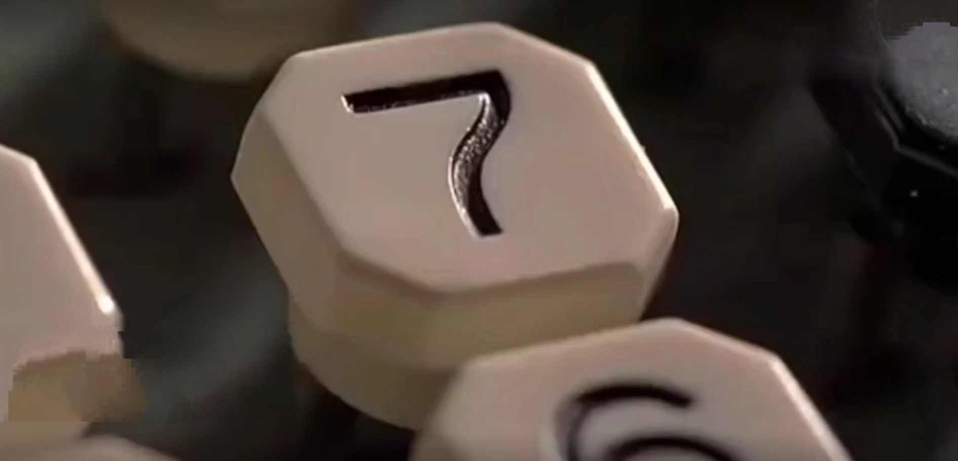 找到“卡住的7”