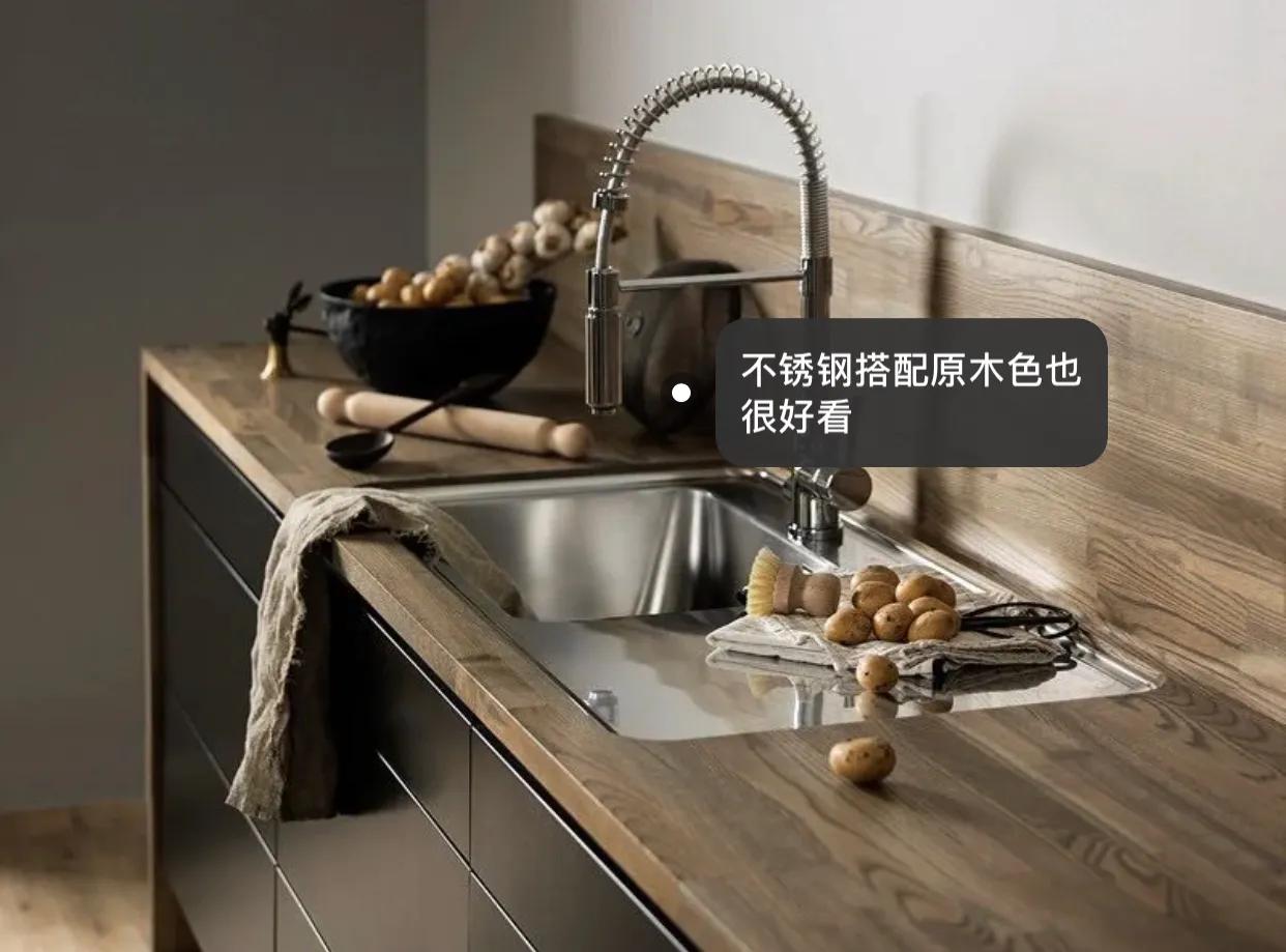 水槽怎么选好看又实用石英石水槽,石英石水槽和不锈钢水槽怎么选