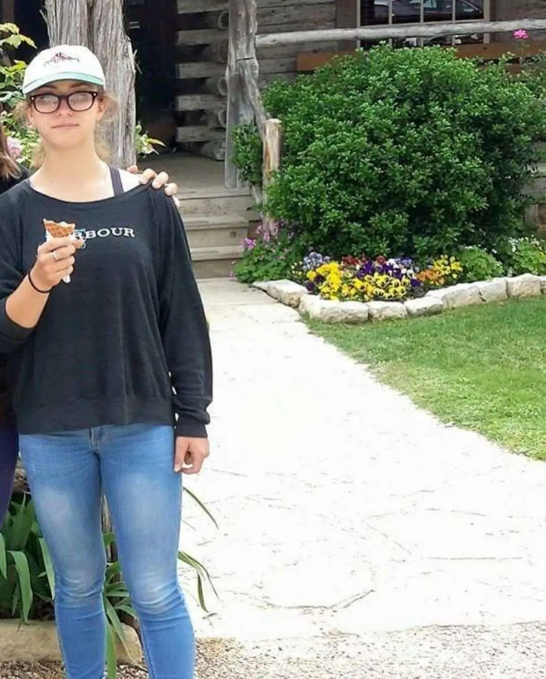 网红金刚芭比肌肉女韩国,jojo神还原cos跳舞