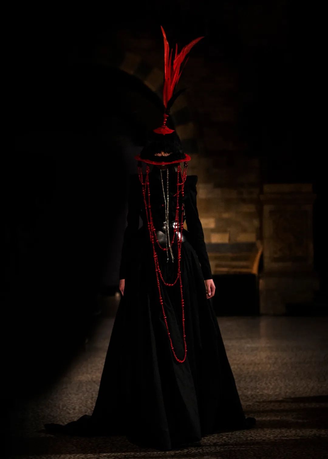 中国时尚娘子军高定服装走秀被世界媒体报道东方女性影响世界时尚