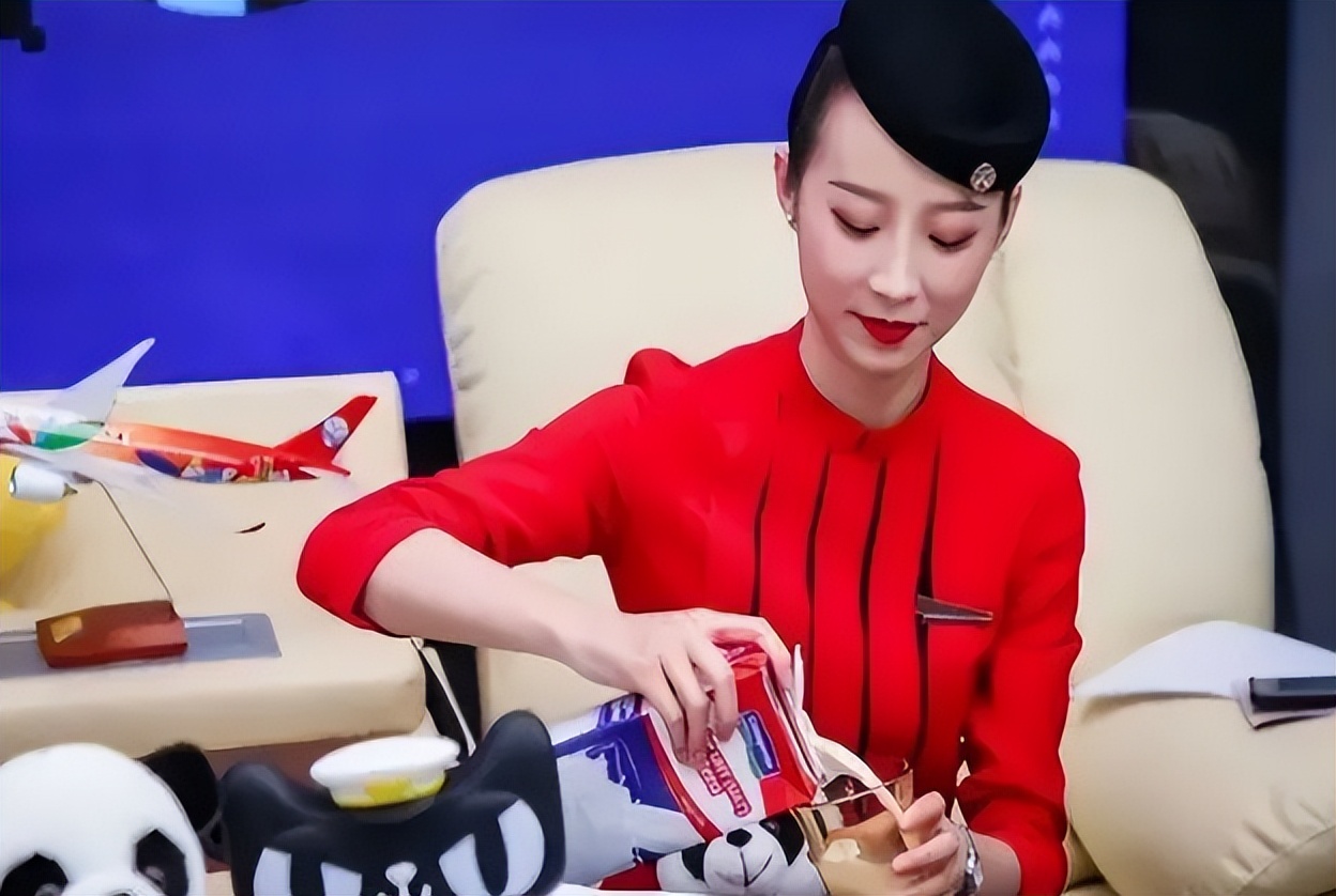 南方航空带货直播,南航空姐变身带货主播