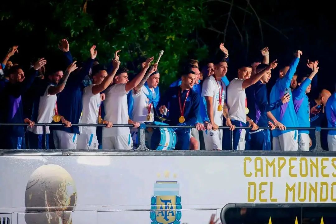 内马尔和梅西青梅竹马,内马尔与梅西友谊