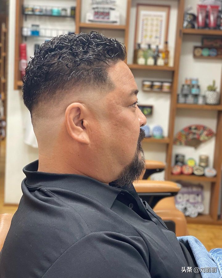 适合微胖男生的纹理烫,男生黑人烫中长造型效果