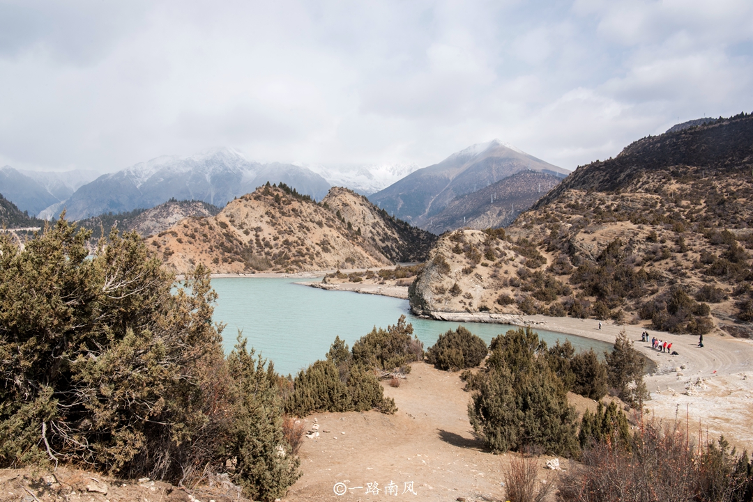 西藏昌都市城全景 (西藏第一大城市昌都)