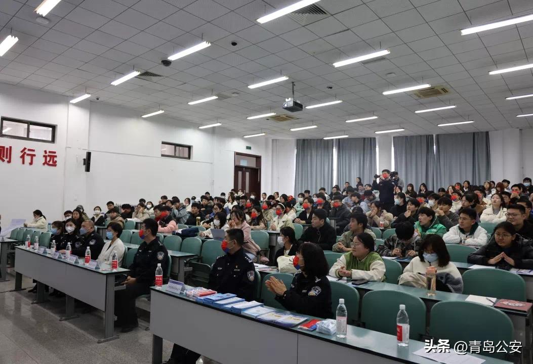 宣传反诈知识志愿服务活动,公安机关带领反诈志愿者宣传活动