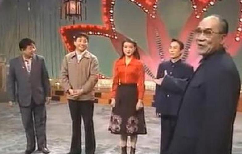 1983年第一届春晚，部级领导审查后：怎么能让姜昆主持？