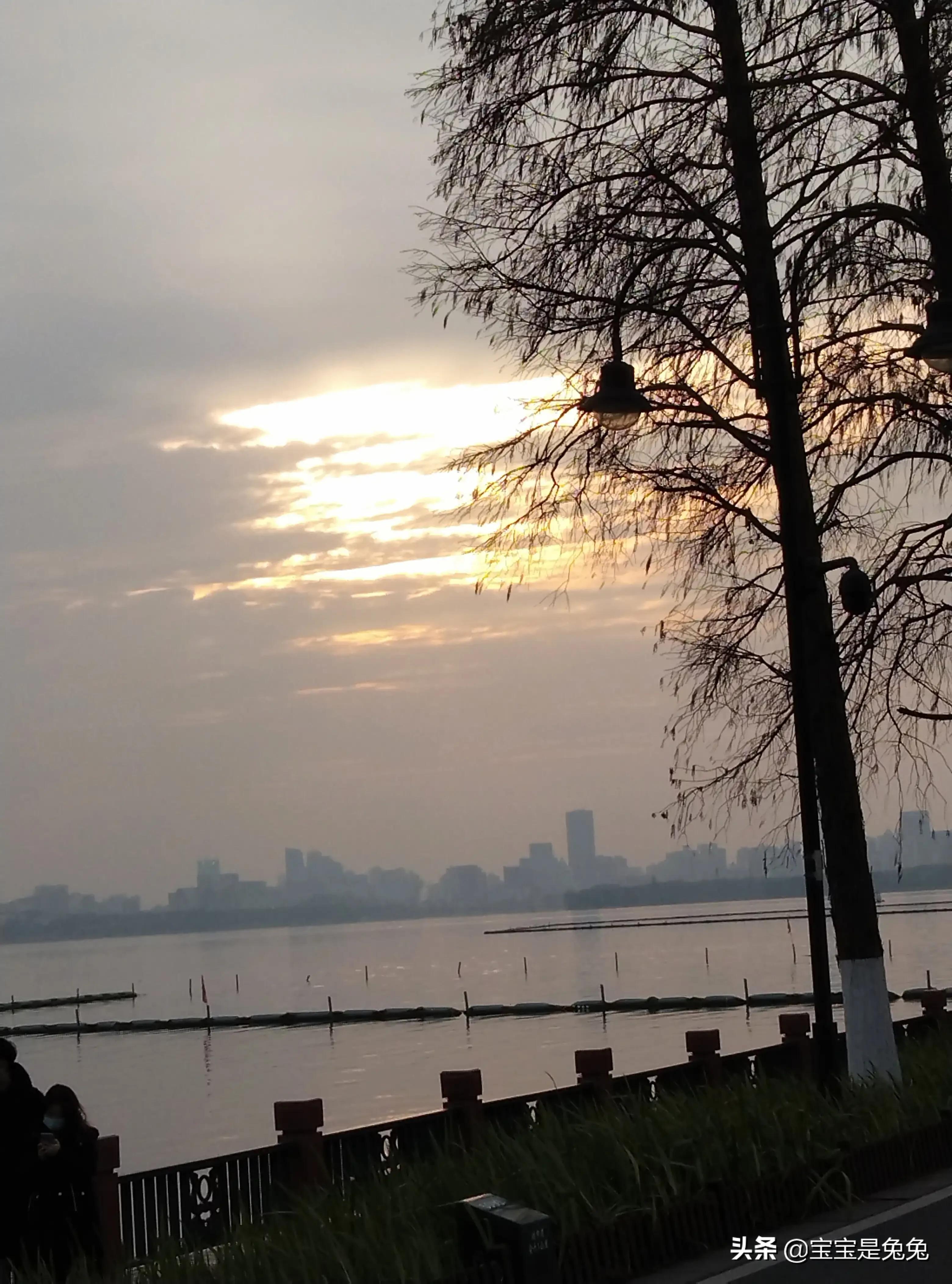 生日快乐我对自己说歌词完整版,生日快乐我对自己说视频