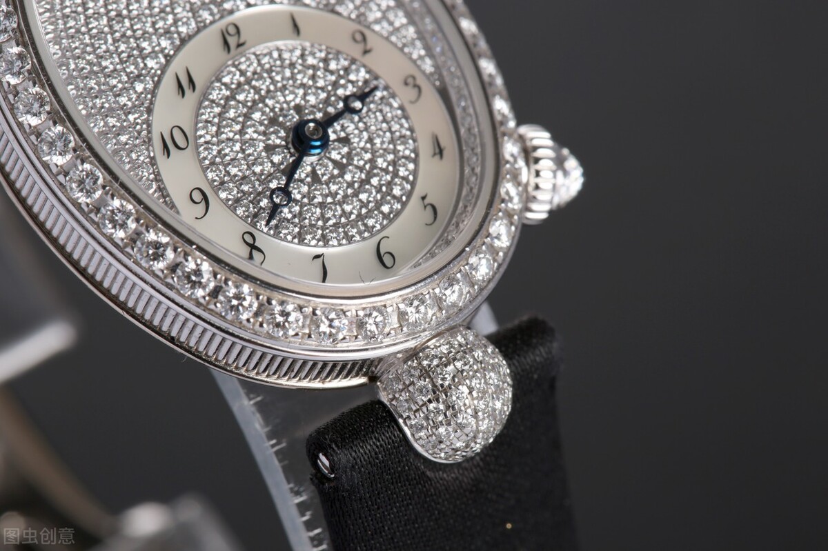 中年女人戴多少钱手表合适,高级女人适合戴什么牌子手表