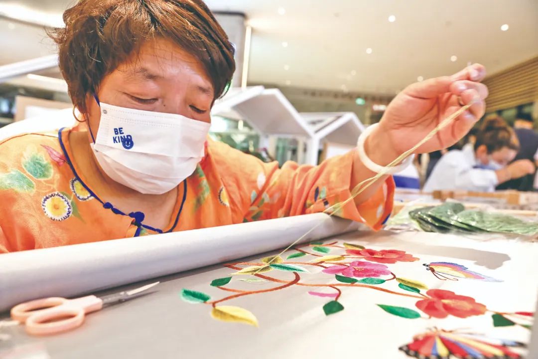 草原绣娘歌曲,草原绣娘