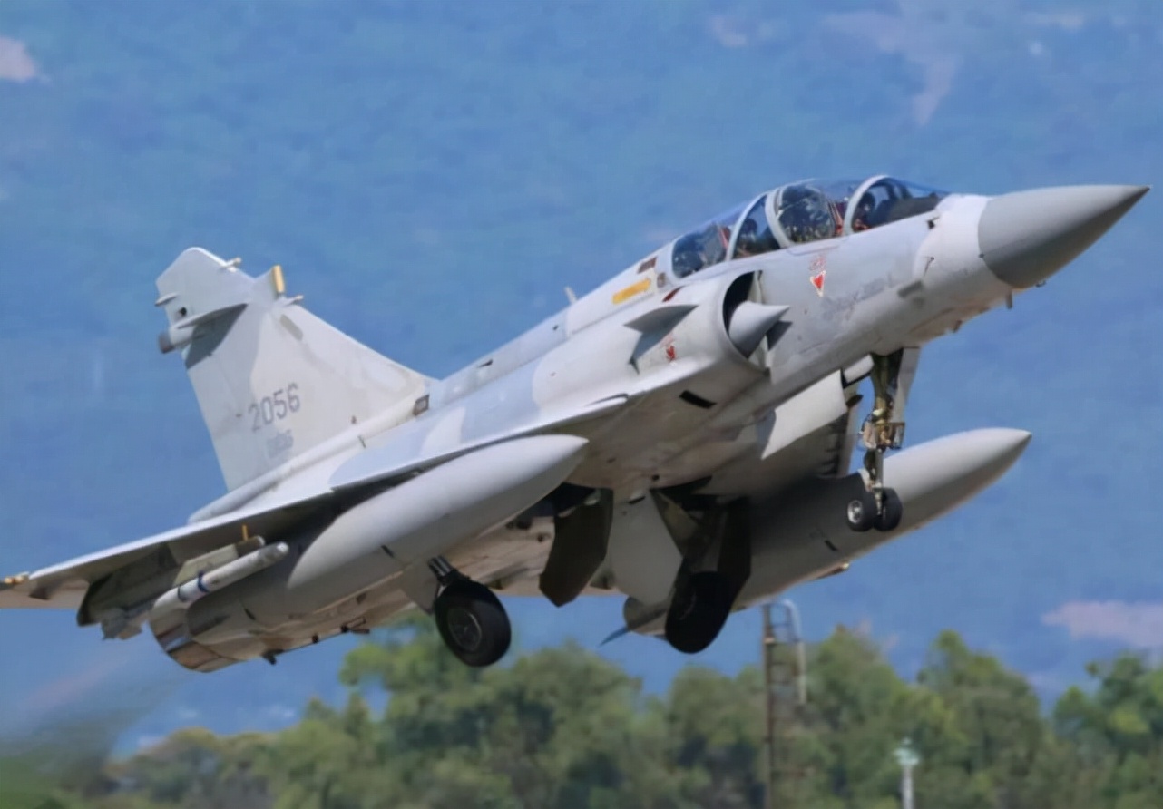 台军幻影2000战机,台军幻影2000战斗机坠毁