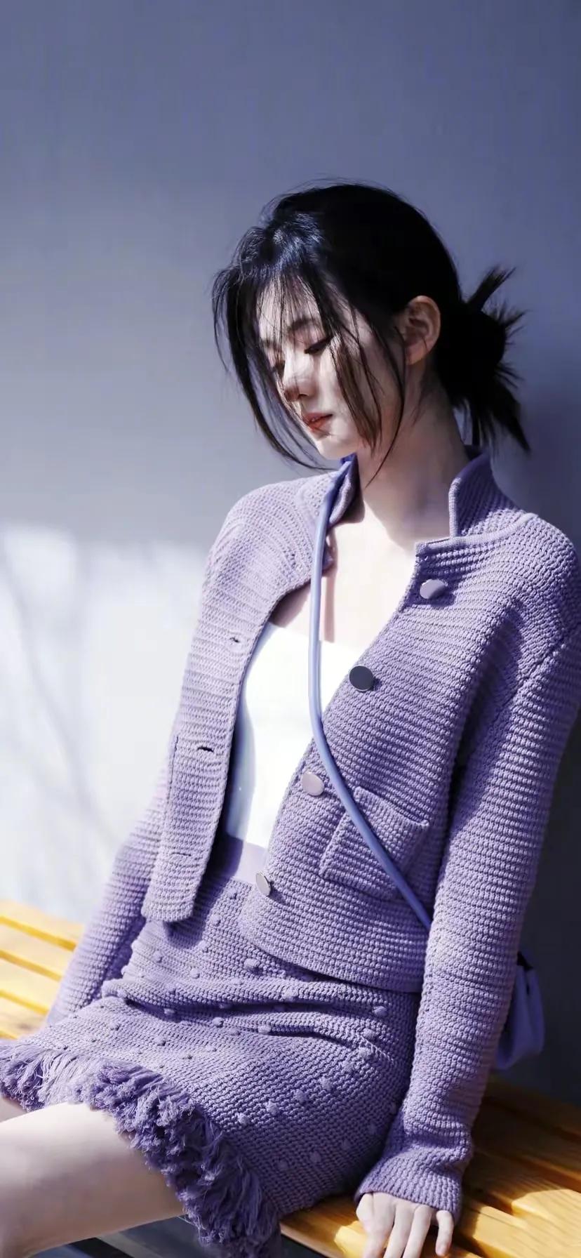 春风唤雨润花田，葱茏岁月韵琴弦