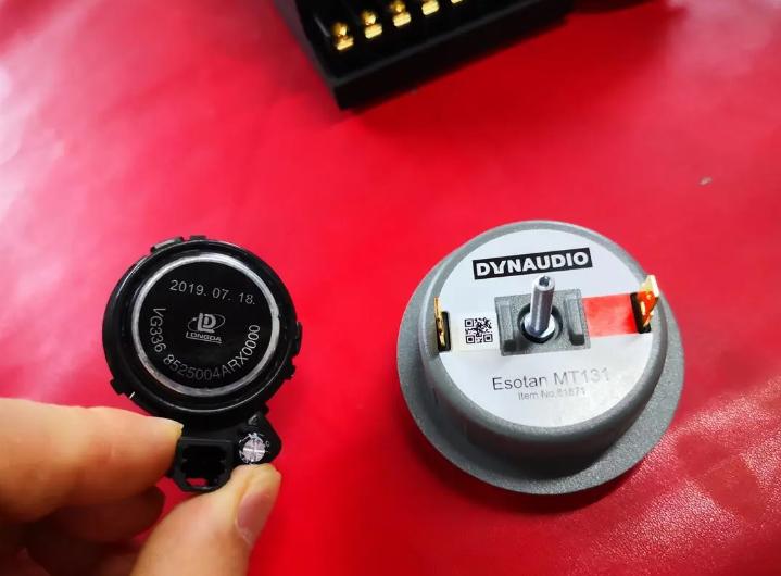 广汽传祺gs8两驱豪华智联版音响,22款广汽传祺gs8加装中置喇叭