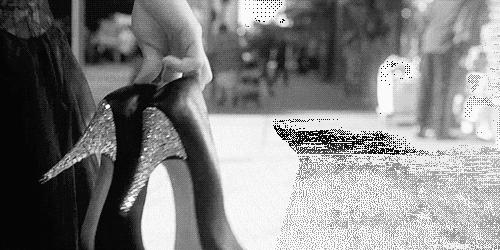 鞋子磨脚怎么办教你如何轻松解决,鞋子太紧磨脚