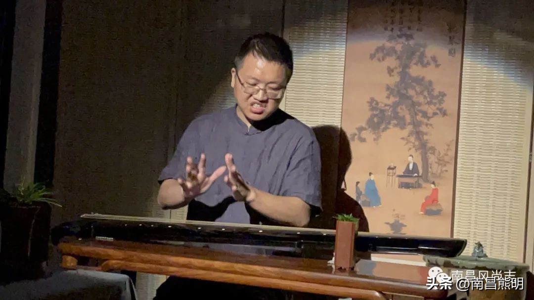 鍏竴鍎跨鑺傚叞鑺辫崏,鍏竴鍎跨鑺傜尓绗艰崏