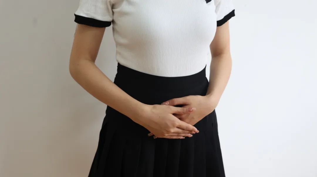 女性腹部疼痛警惕四种病,女性腹部剧痛的可能病因