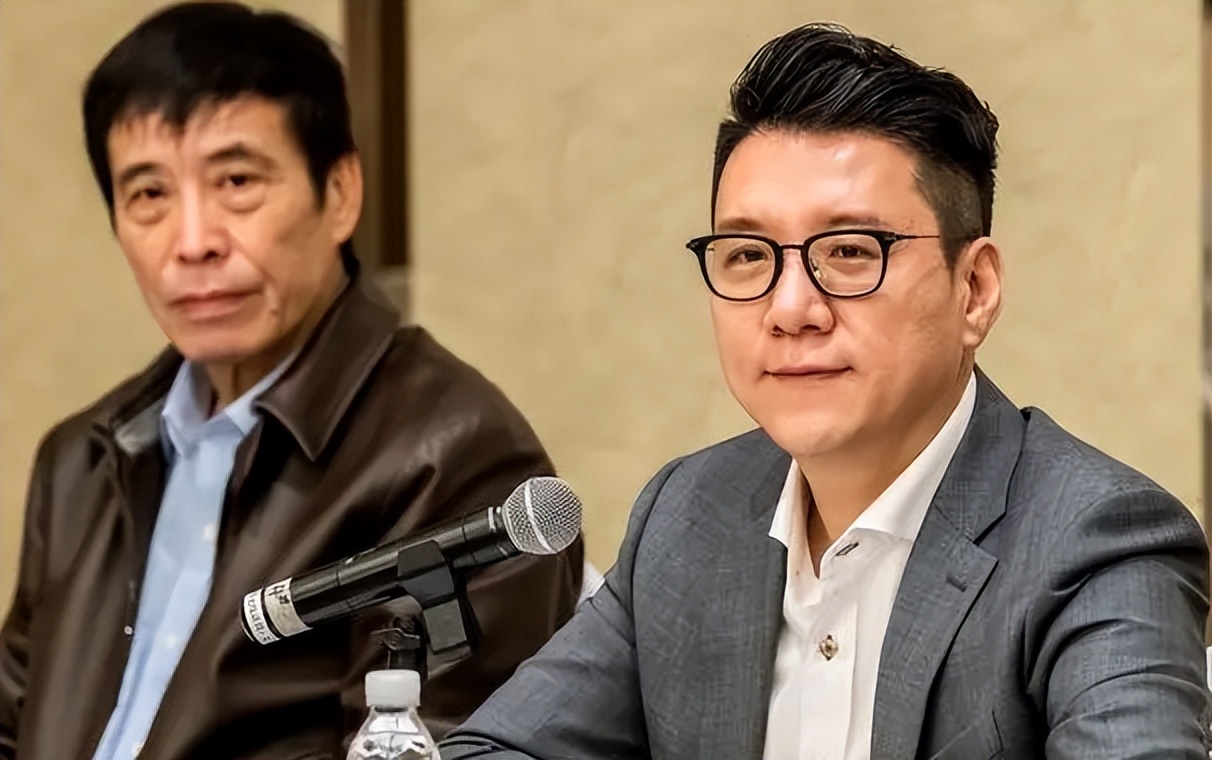 “早睡”的李铁，“睡不着”的陈戌源，站不起来的中国足球