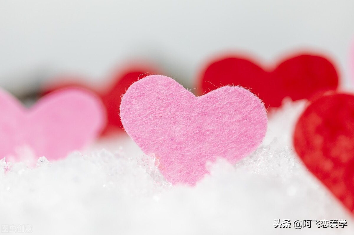 和女孩子初次见面聊天话题,和女孩子日常微信聊天话题