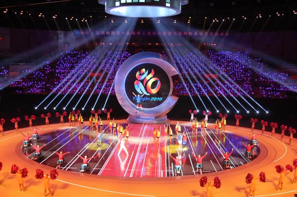 中国残疾人的励志视频,残疾人的暖心瞬间