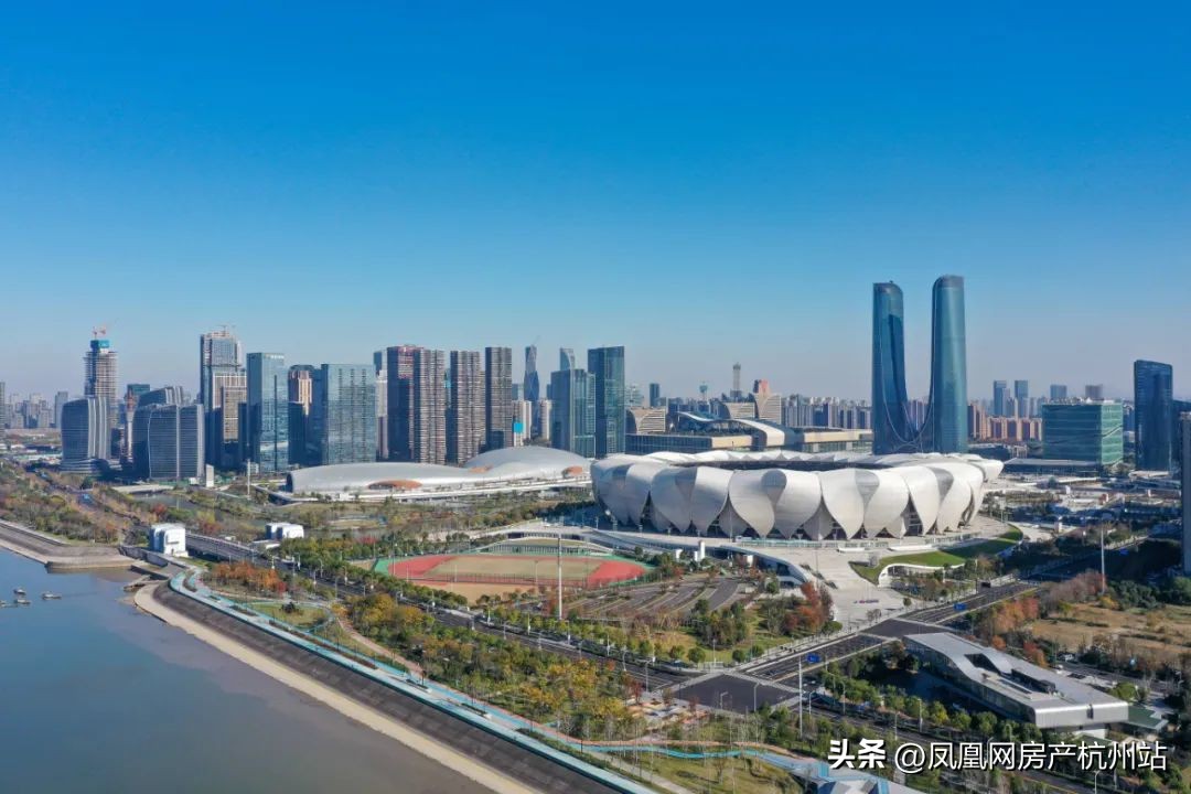 奥体沿江一线，高空“王炸”藏品现世