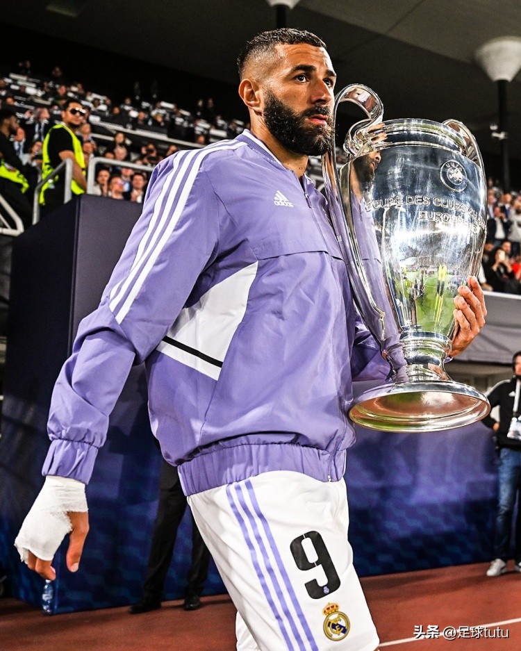 闪耀过也疯狂过，谢谢武磊给我们带来的希望和感动，欢迎回家